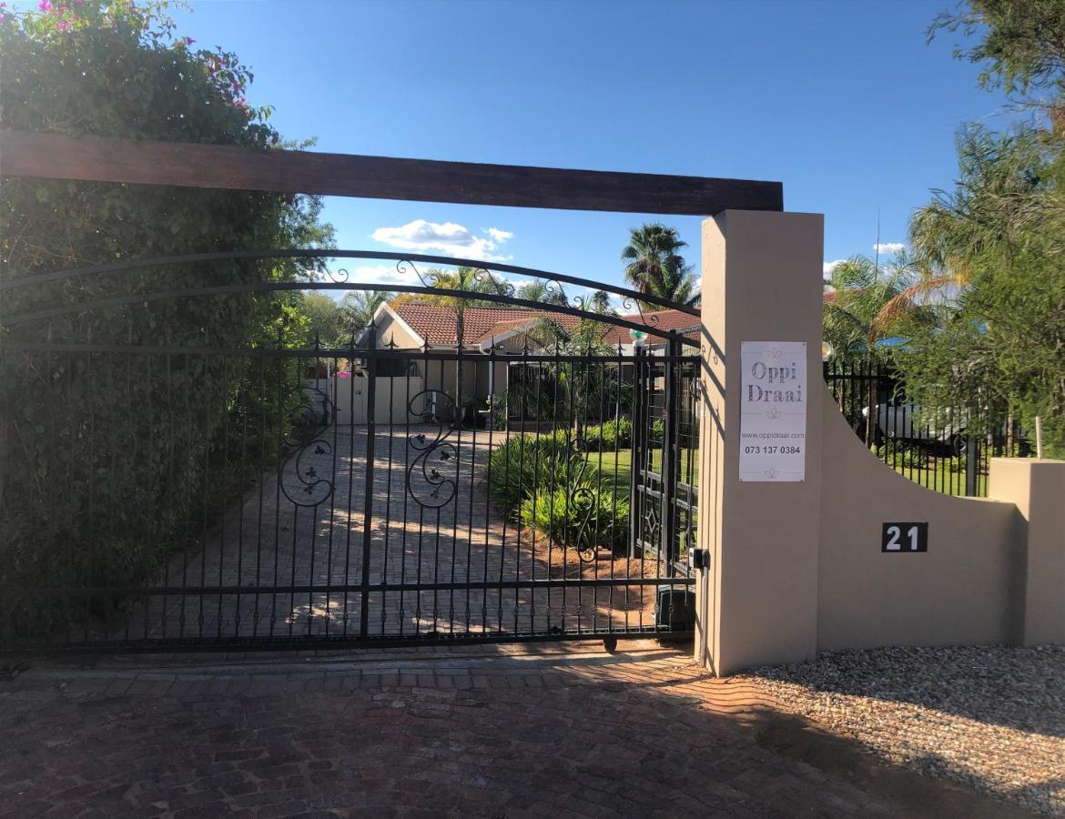 Oppi Draai Guesthouse Oudtshoorn Zewnętrze zdjęcie