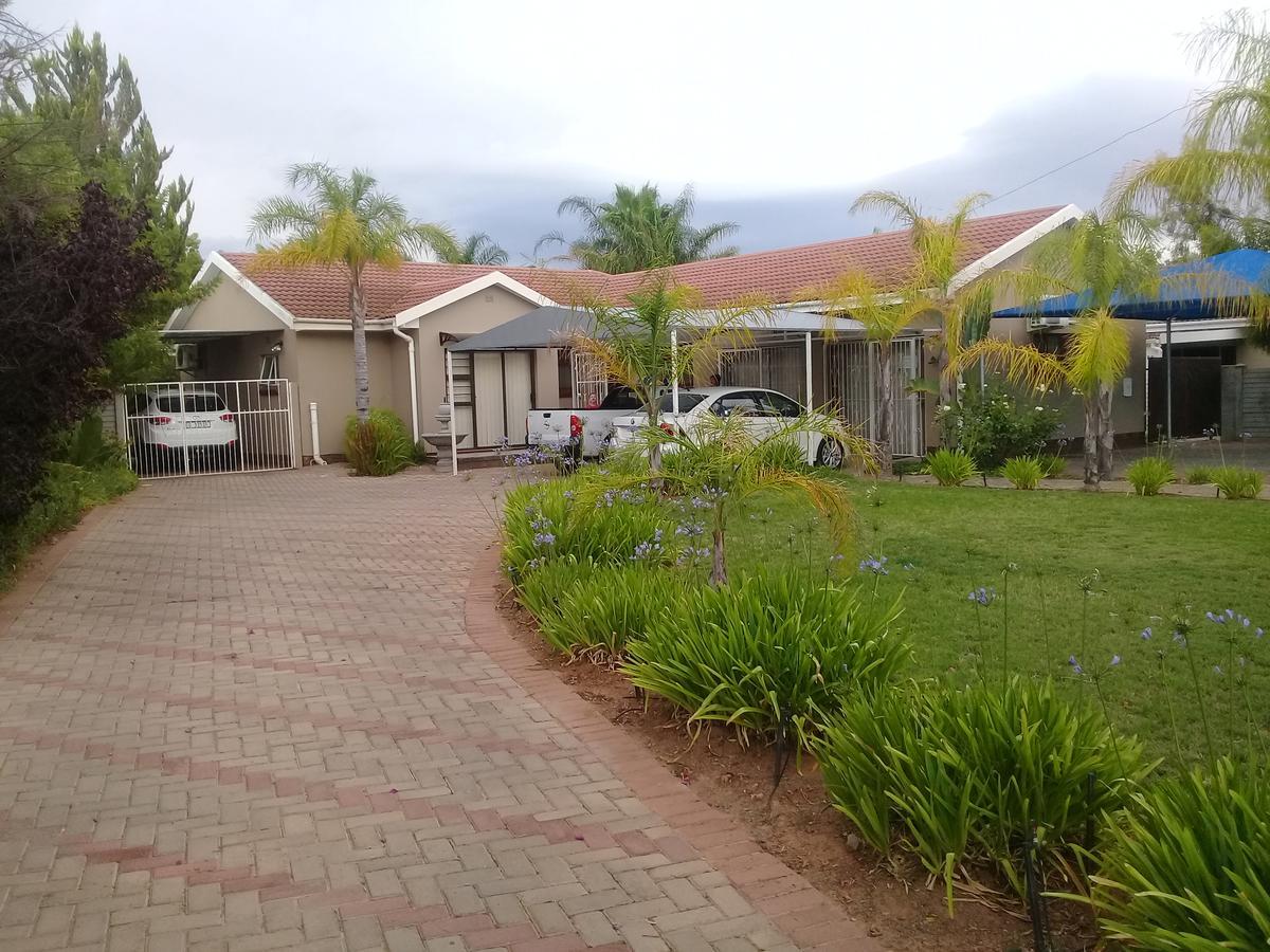 Oppi Draai Guesthouse Oudtshoorn Zewnętrze zdjęcie